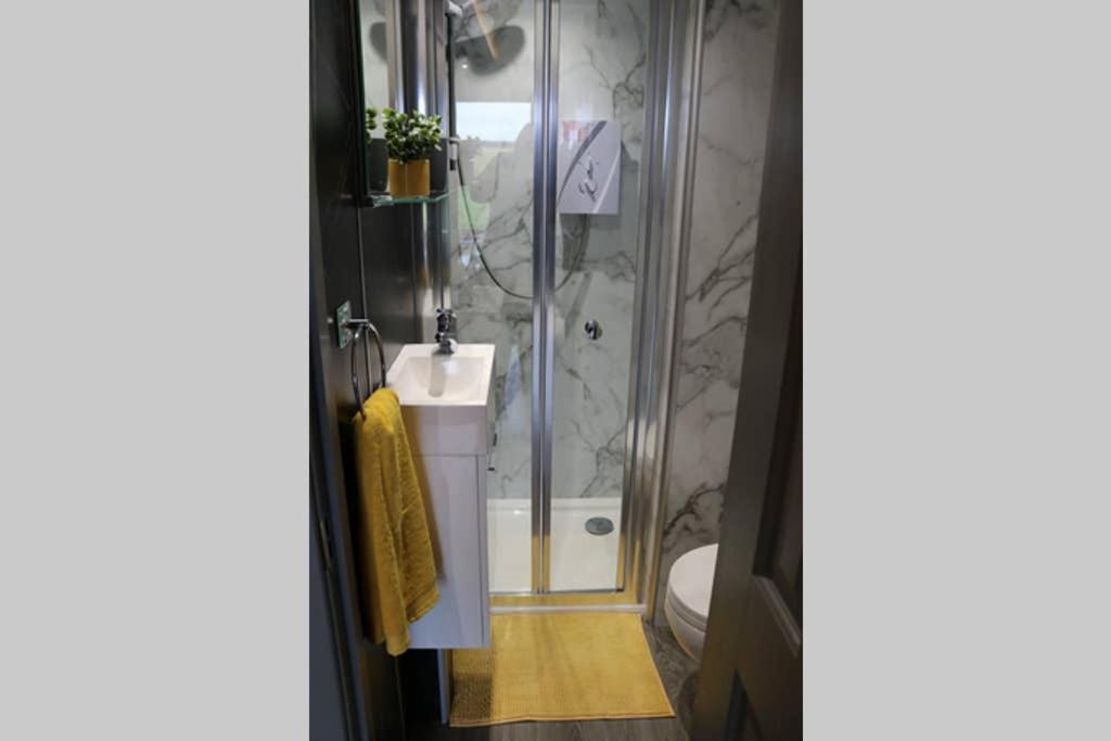 Glampods Glamping Pod - Meet Highland Cows And Sheep Elgin别墅 外观 照片