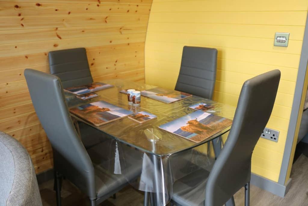 Glampods Glamping Pod - Meet Highland Cows And Sheep Elgin别墅 外观 照片