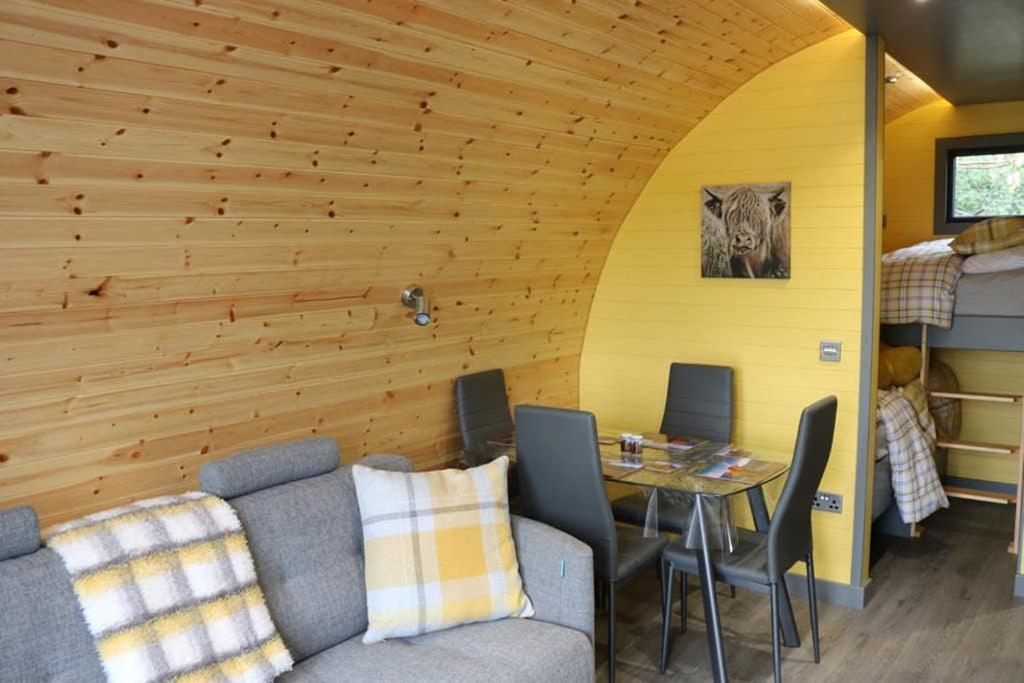 Glampods Glamping Pod - Meet Highland Cows And Sheep Elgin别墅 外观 照片